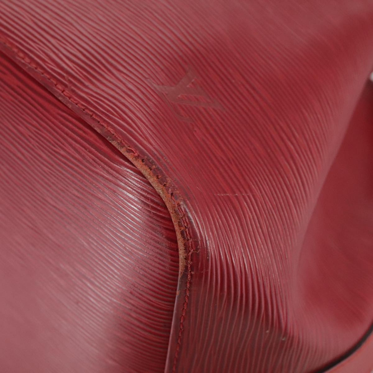 Louis Vuitton Petit Noé Red Leather Shoulder Bag