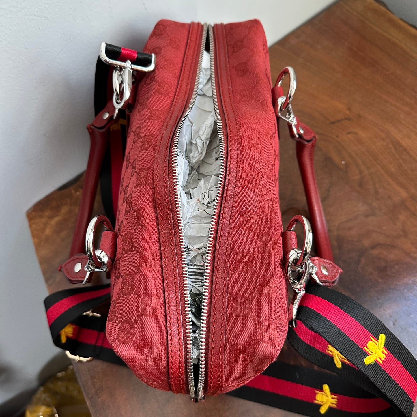 The Full Falcon Crossbody/Handbag - Orvis bags Gucci in Red Canvas