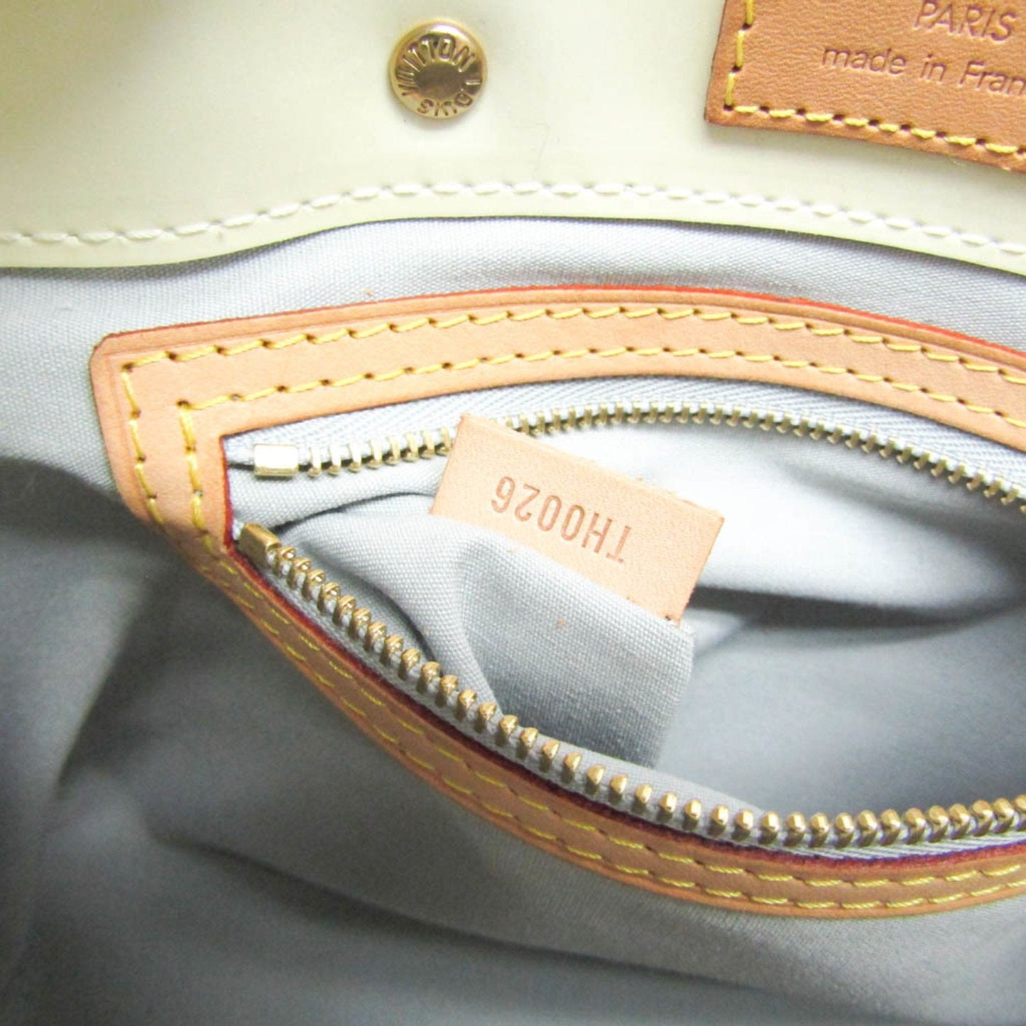 Louis Vuitton Reade Beige Patent Leather Handbag