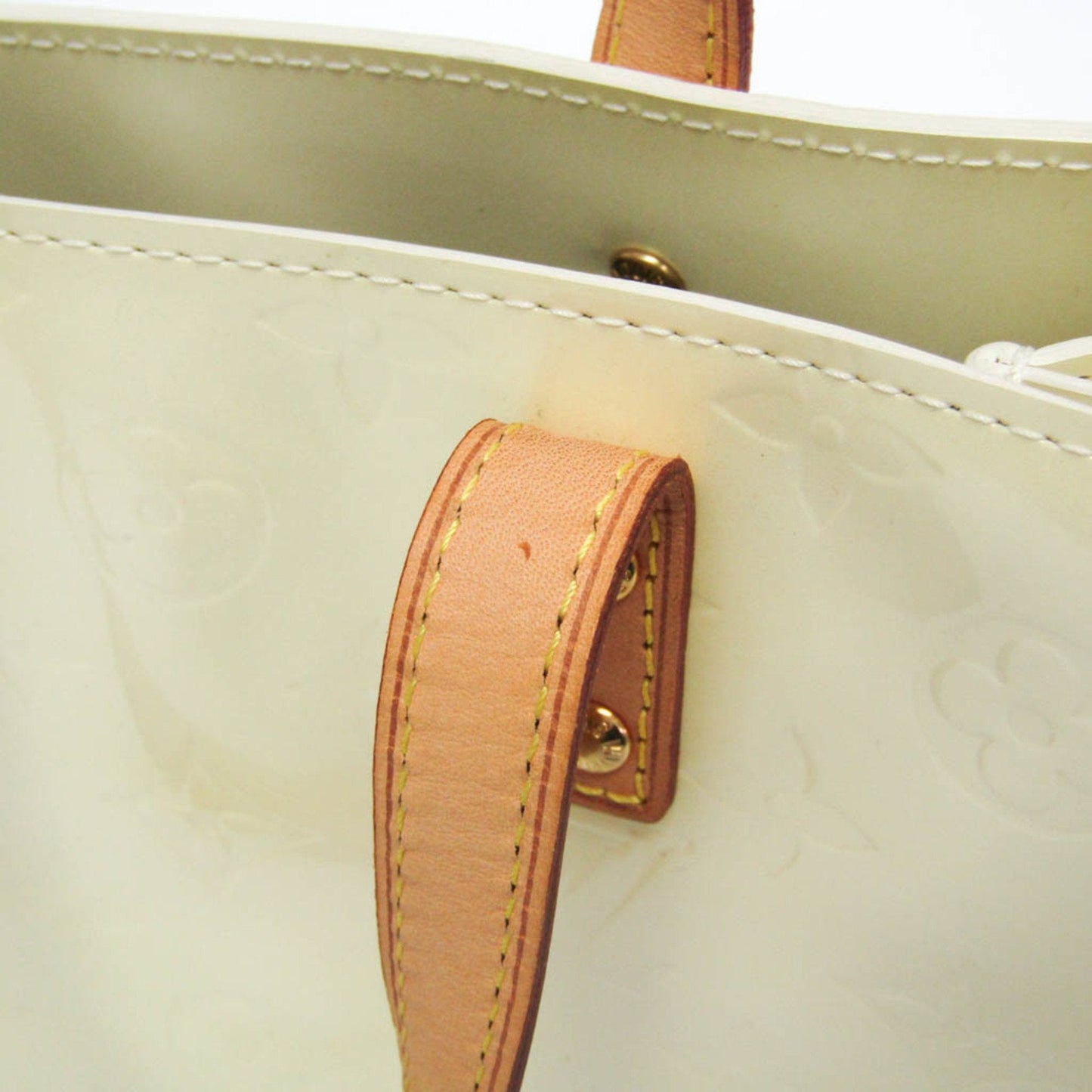 Louis Vuitton Reade Beige Patent Leather Handbag