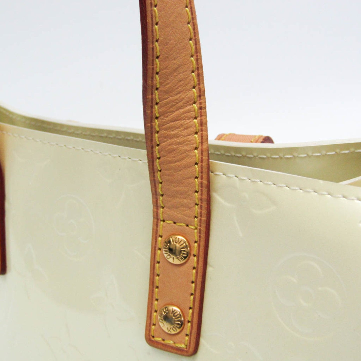 Louis Vuitton Reade Beige Patent Leather Handbag