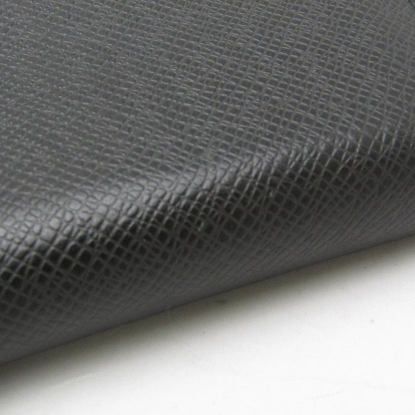 Louis Vuitton Zippy Black Leather Wallet