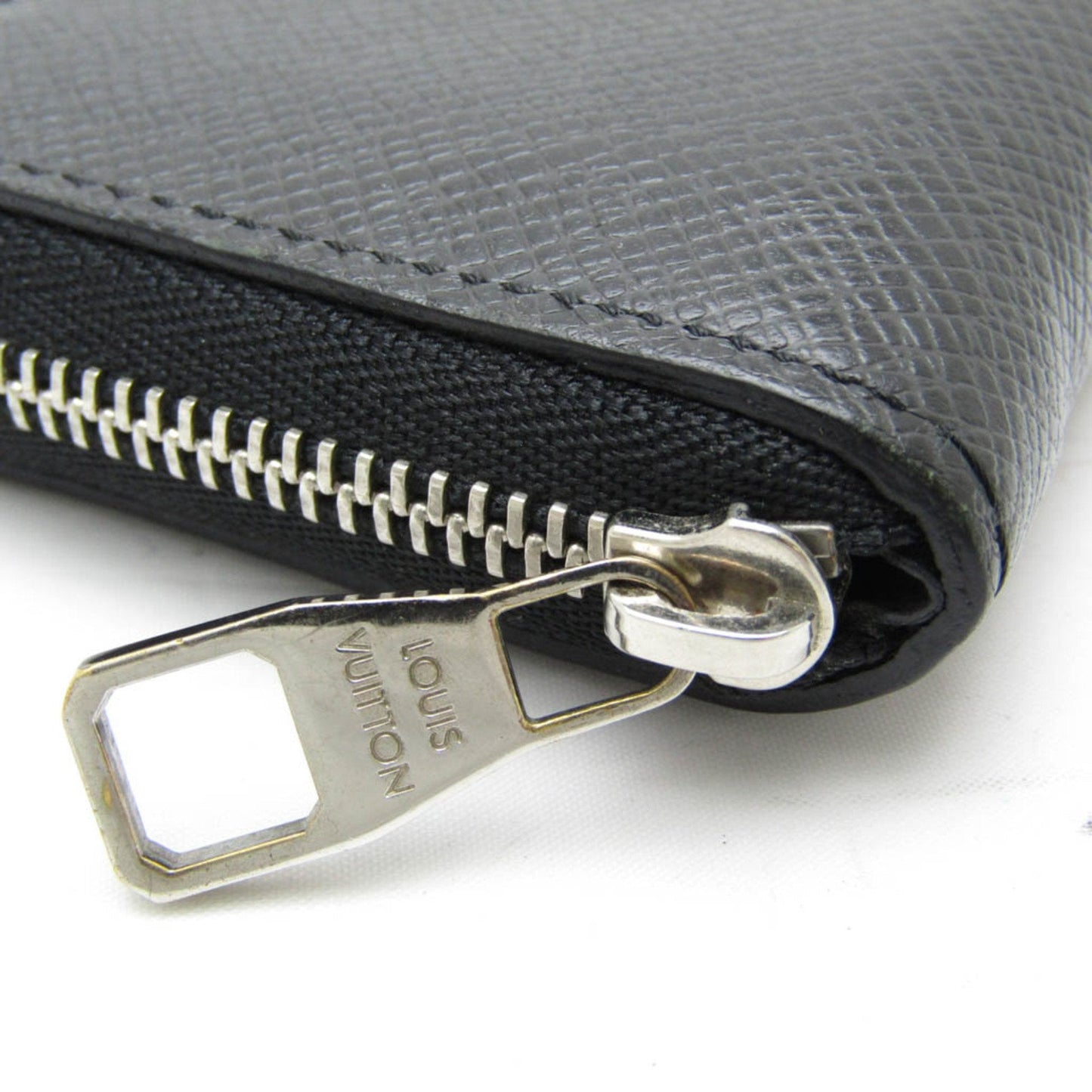 Louis Vuitton Zippy Black Leather Wallet