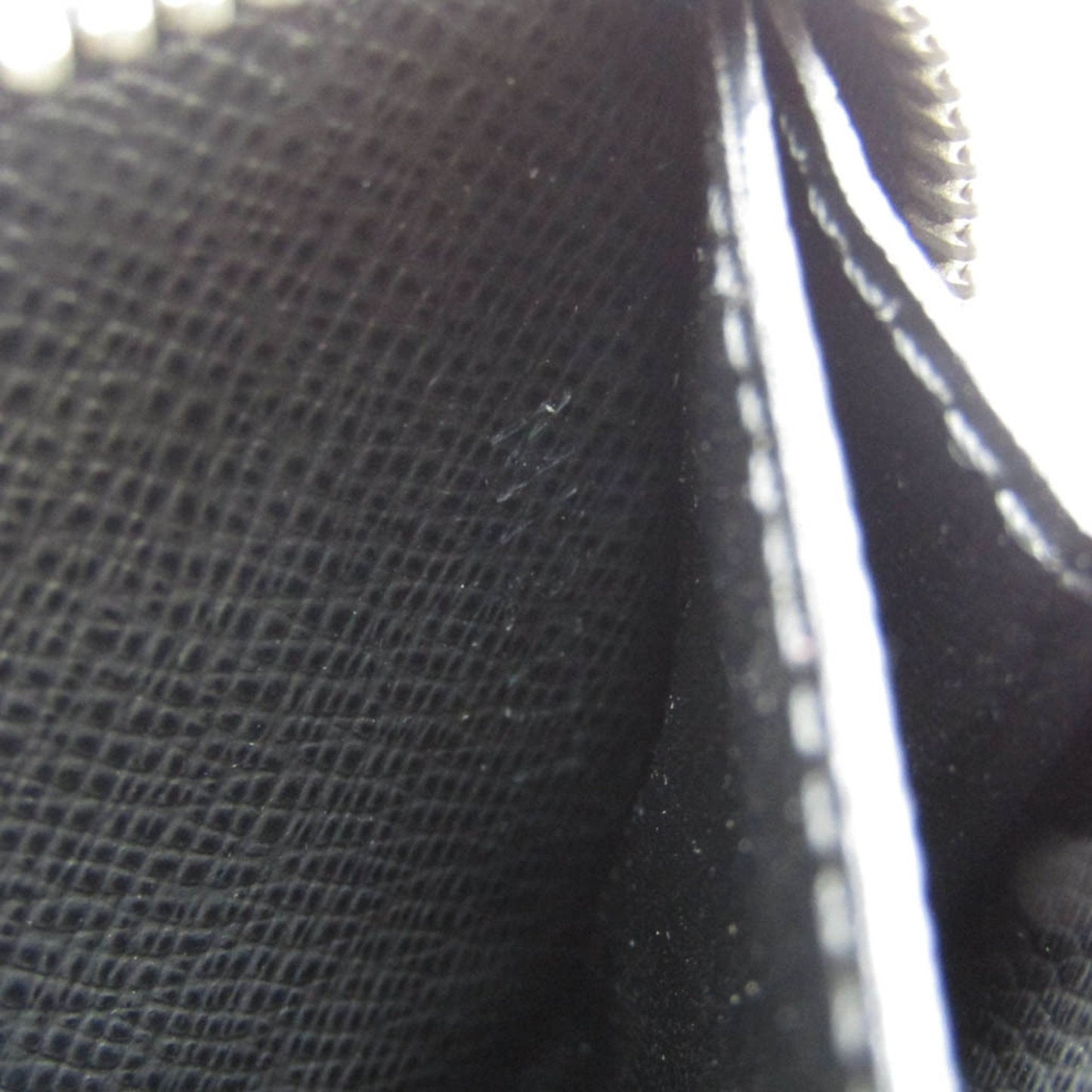 Louis Vuitton Zippy Black Leather Wallet