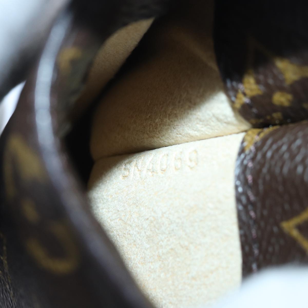 Louis Vuitton Etui À Lunettes Brown Calfskin Jewelleryset Jewelry