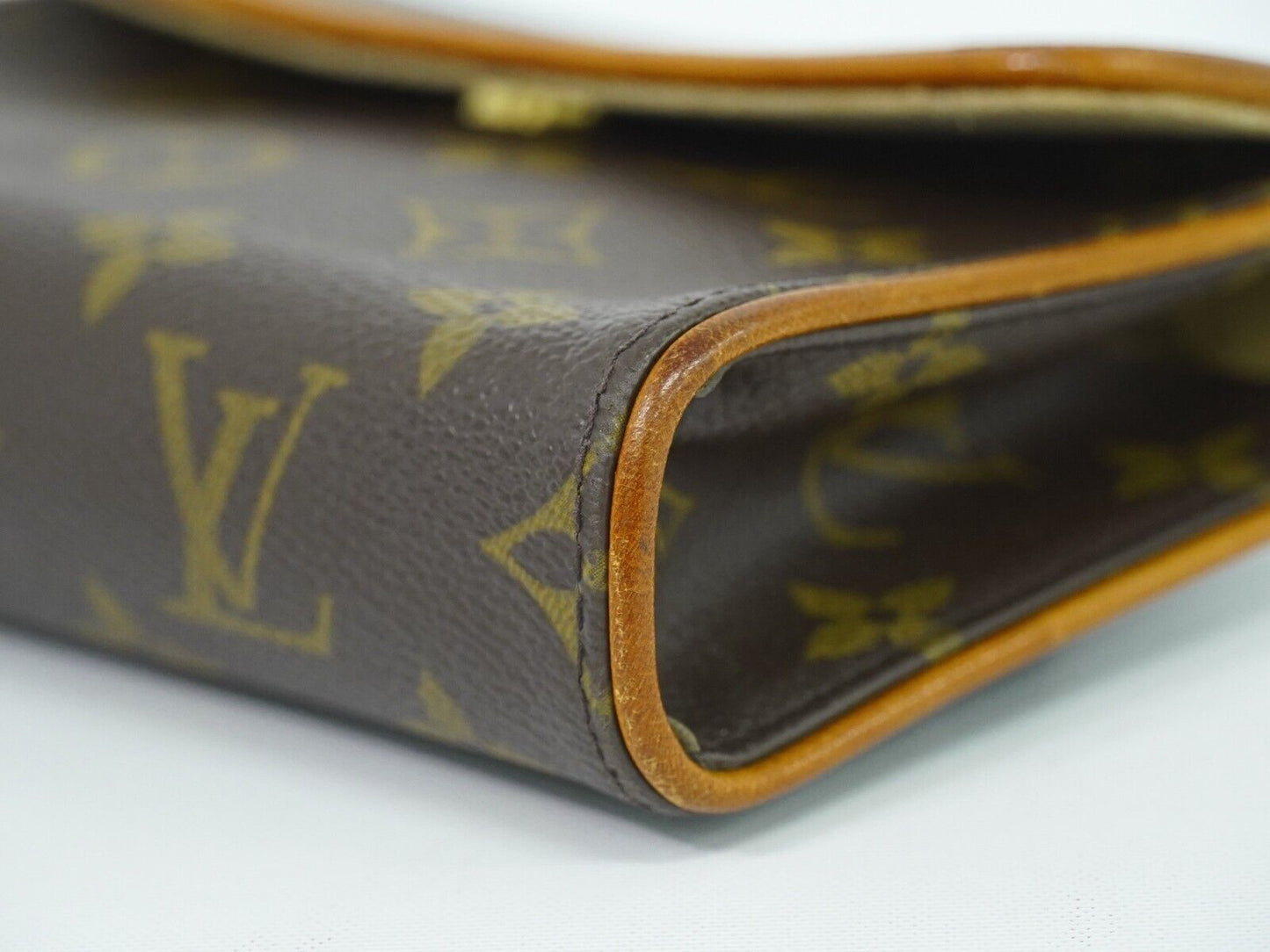 Louis Vuitton Pochette Florentine Brown Gold Plated Clutch Bag