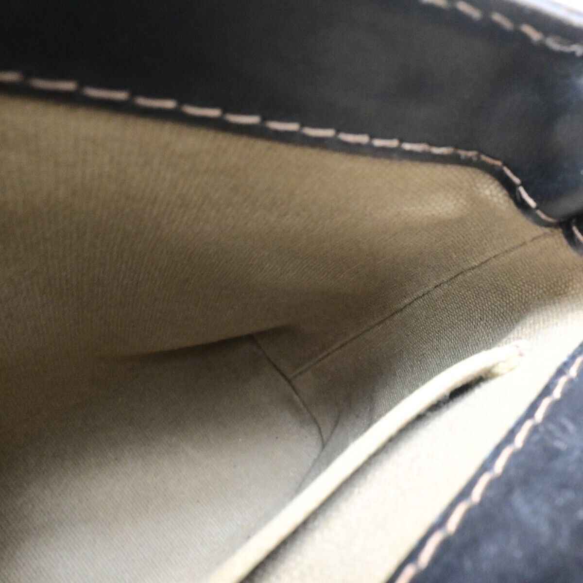 Louis Vuitton Yuma Brown Leather Handbag