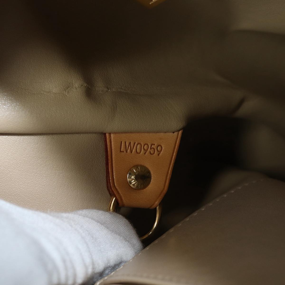 Louis Vuitton Houston Beige Patent Leather Handbag