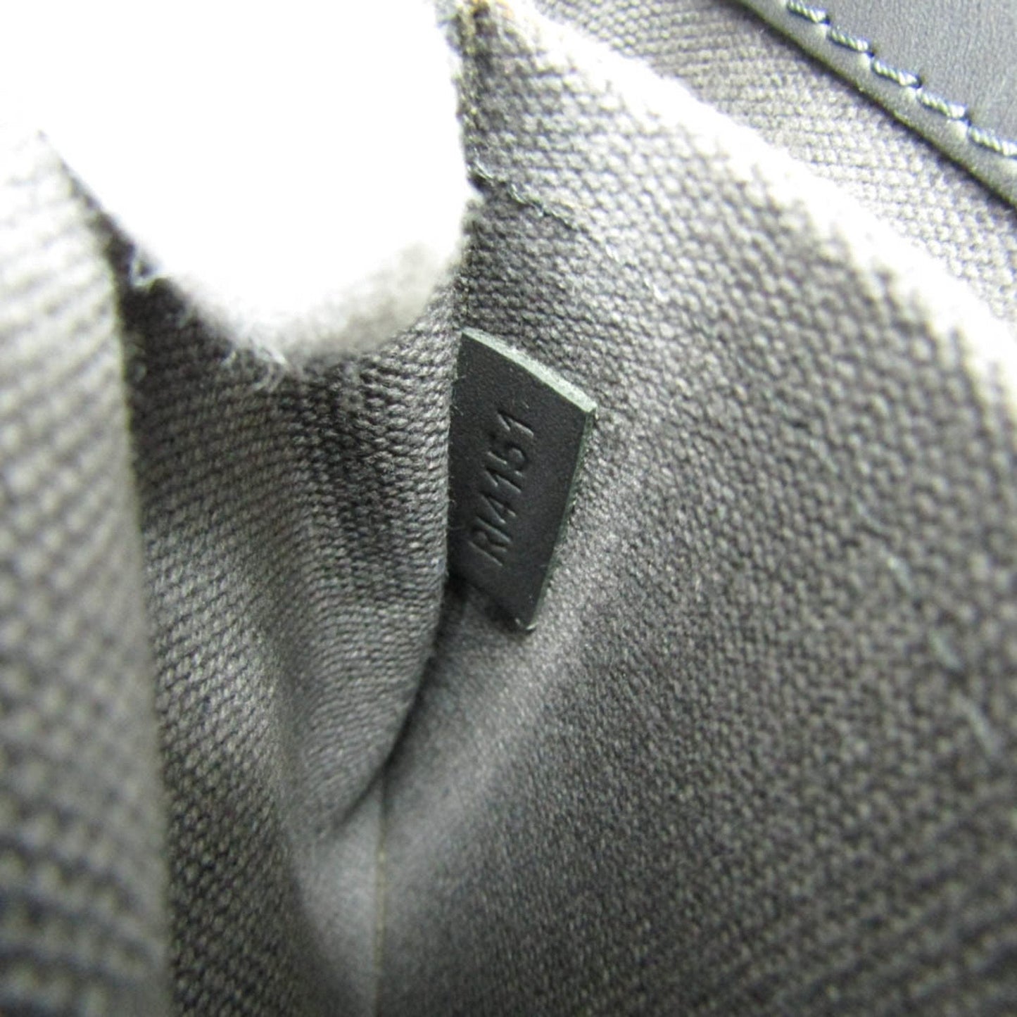 Louis Vuitton Yuma Black Leather Shoulder Bag