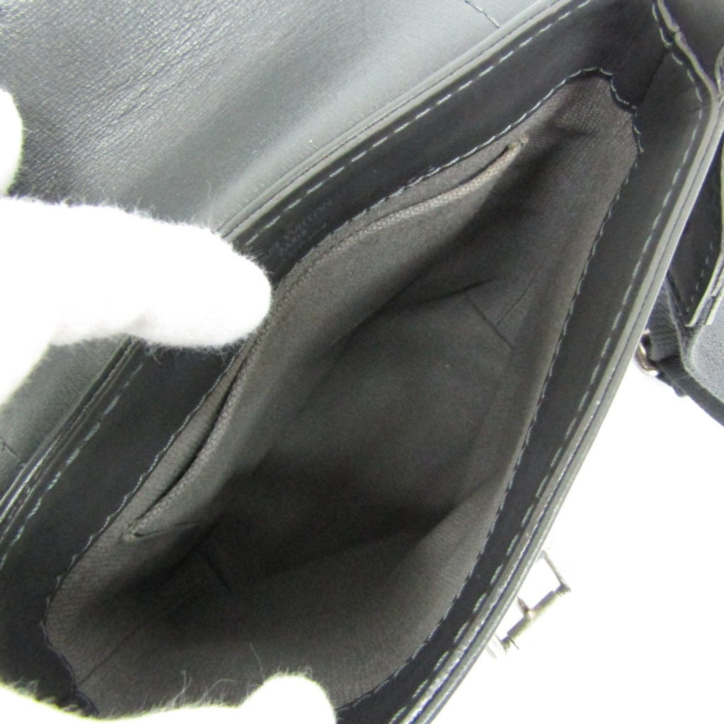 Louis Vuitton Yuma Black Leather Shoulder Bag