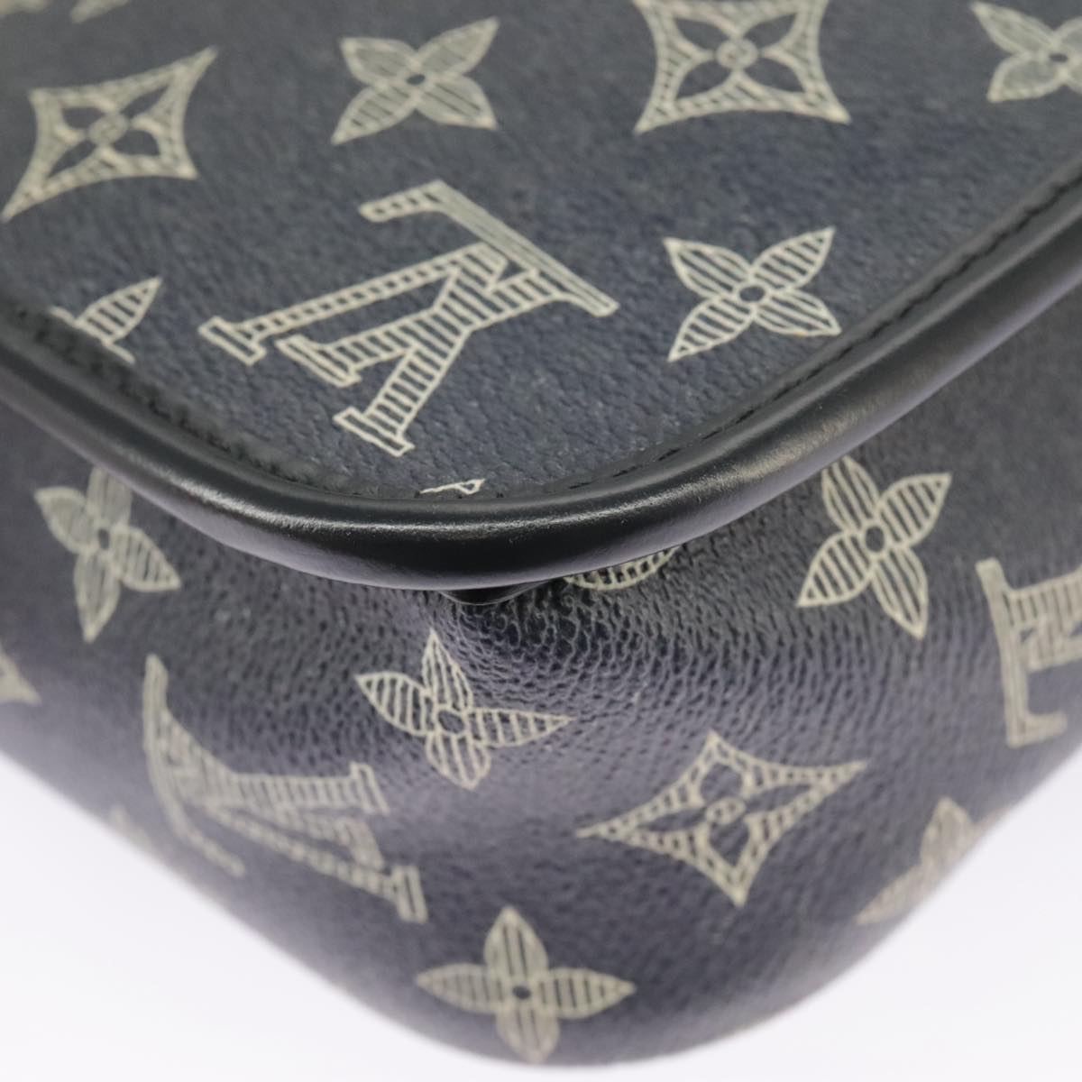 Louis Vuitton Messenger Navy Canvas Shoulder Bag