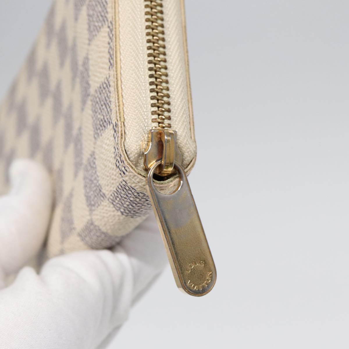 Louis Vuitton Portefeuille Zippy White Canvas Wallet