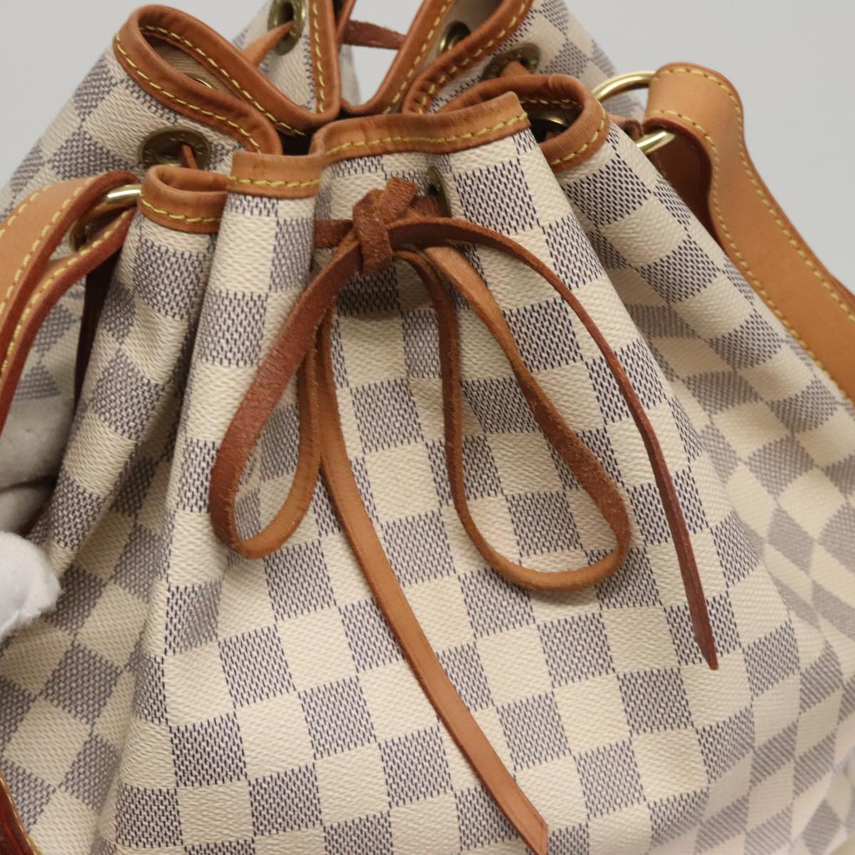 Louis Vuitton Noé White Canvas Shoulder Bag
