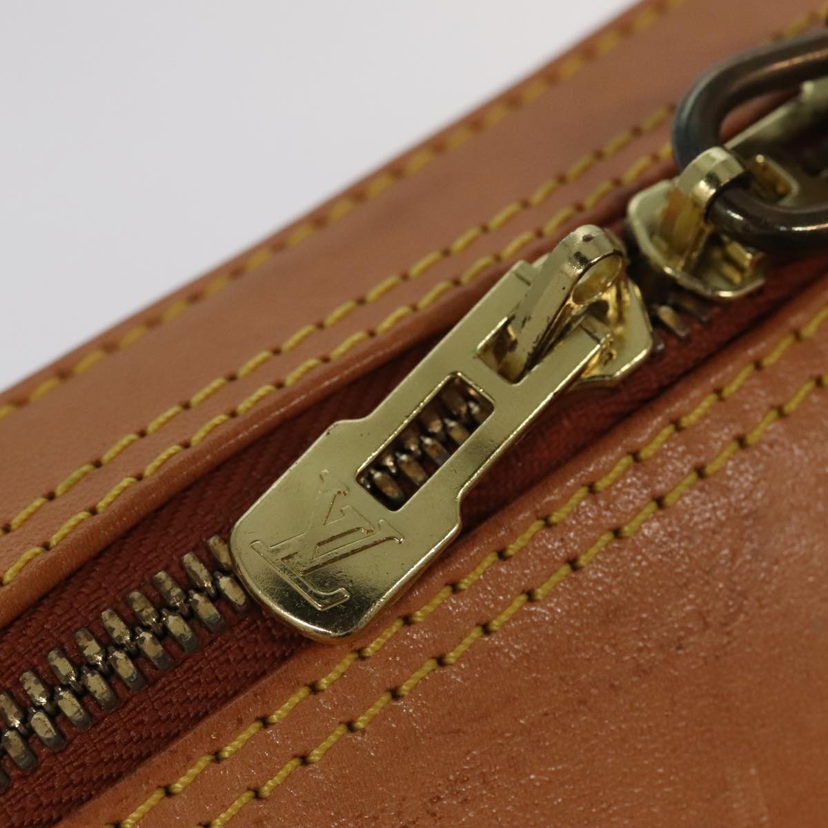 Louis Vuitton Reporter Beige Leather Shoulder Bag