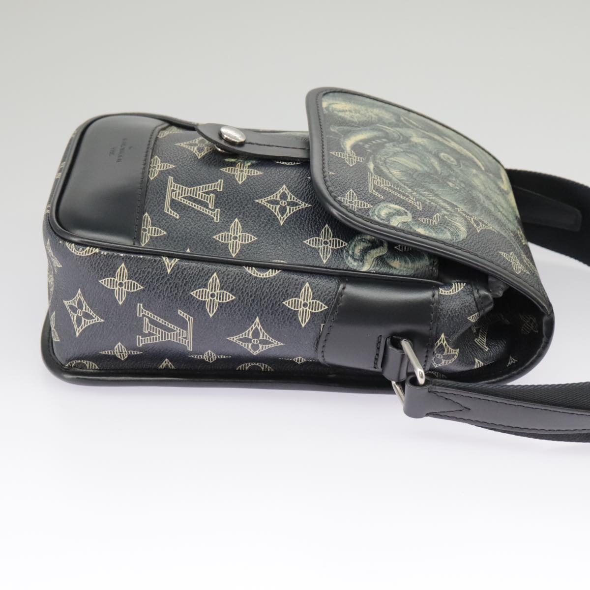 Louis Vuitton Messenger Navy Canvas Shoulder Bag