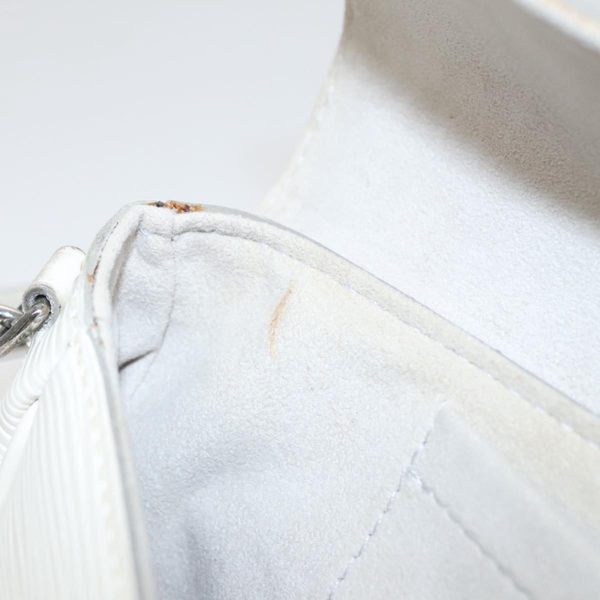 Louis Vuitton Montaigne White Leather Shoulder Bag