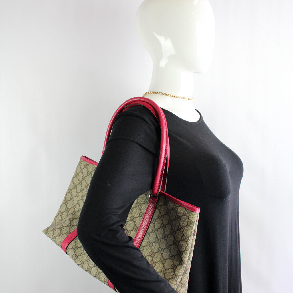 114595 Joy Tote Medium GG Supreme
