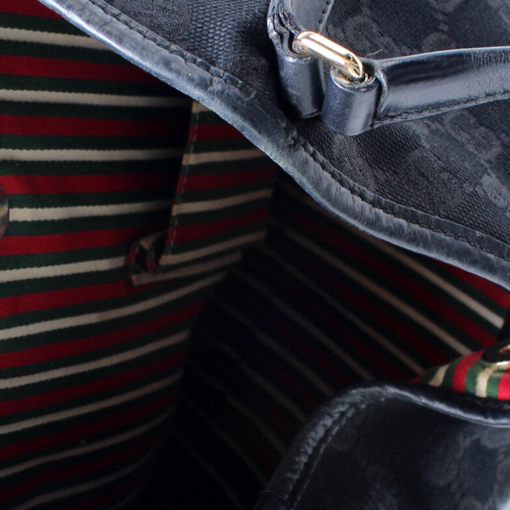 169947 Britt Shoulder Bag