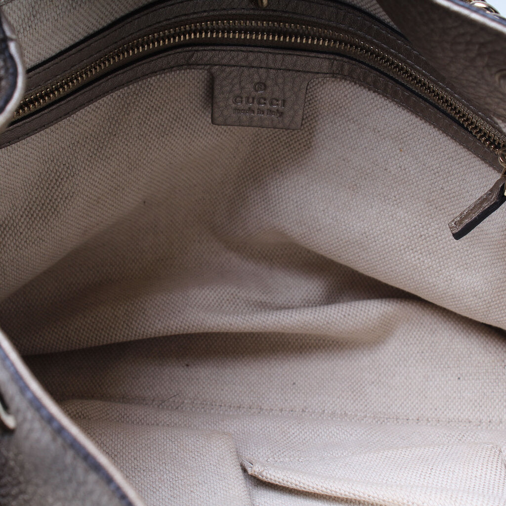 308982 Soho Leather Shoulder Medium