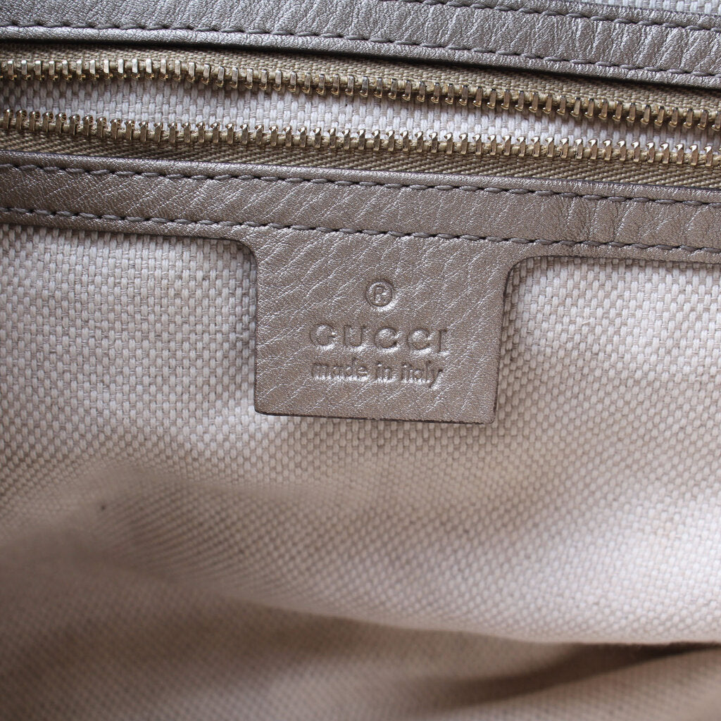 308982 Soho Leather Shoulder Medium