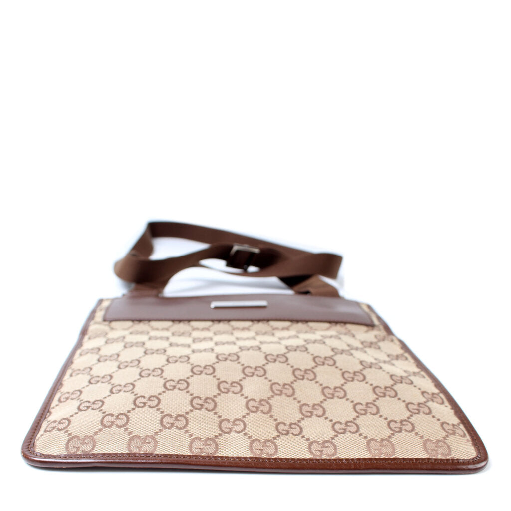 019-0348 GG Canvas Flat Crossbody