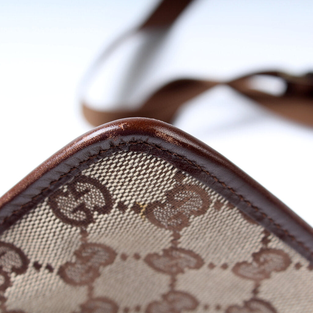 019-0348 GG Canvas Flat Crossbody