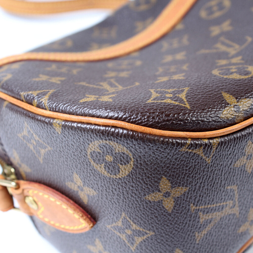 Blois Crossbody Monogram