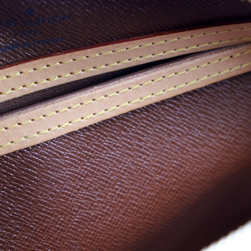 Blois Crossbody Monogram