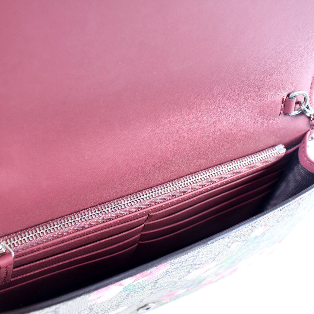 402724 Blooms Chain Wallet