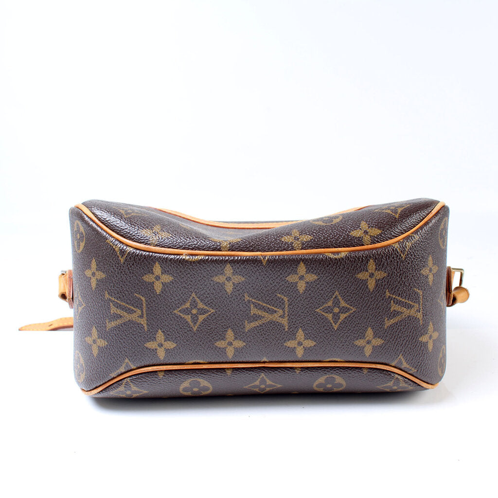 Blois Crossbody Monogram