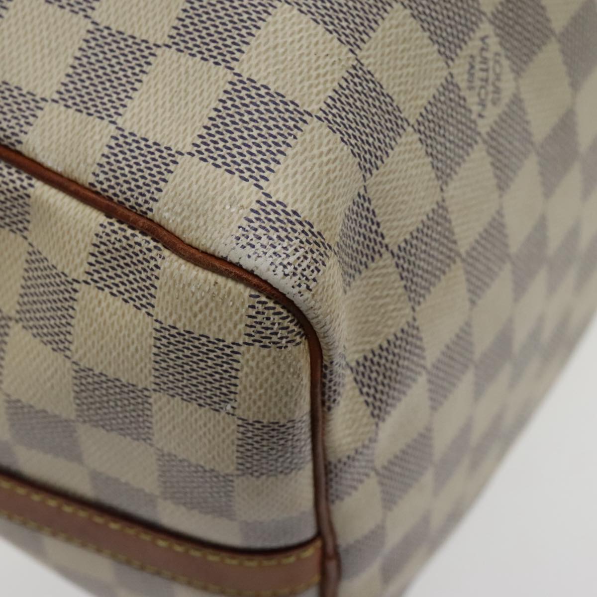 Louis Vuitton Speedy 30 White Canvas Handbag