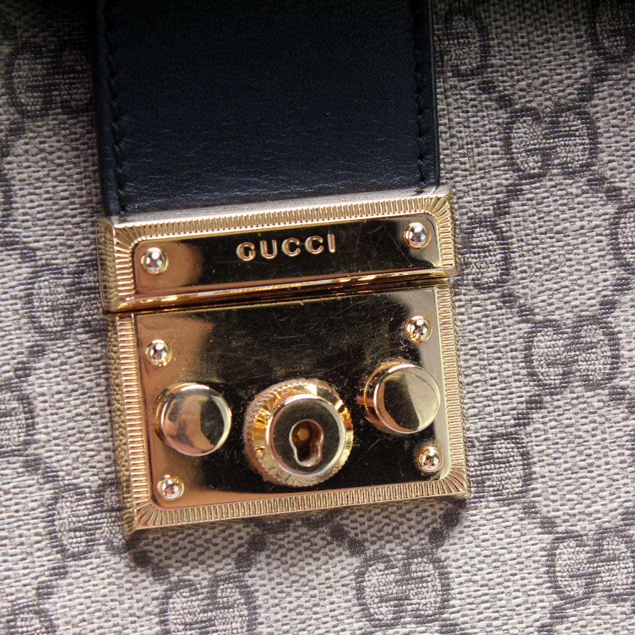 479197 Padlock GG Shoulder Medium