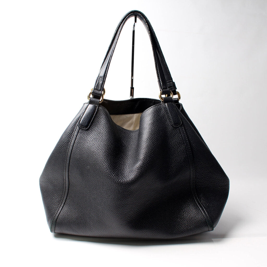 282309 Soho Leather Hobo Medium