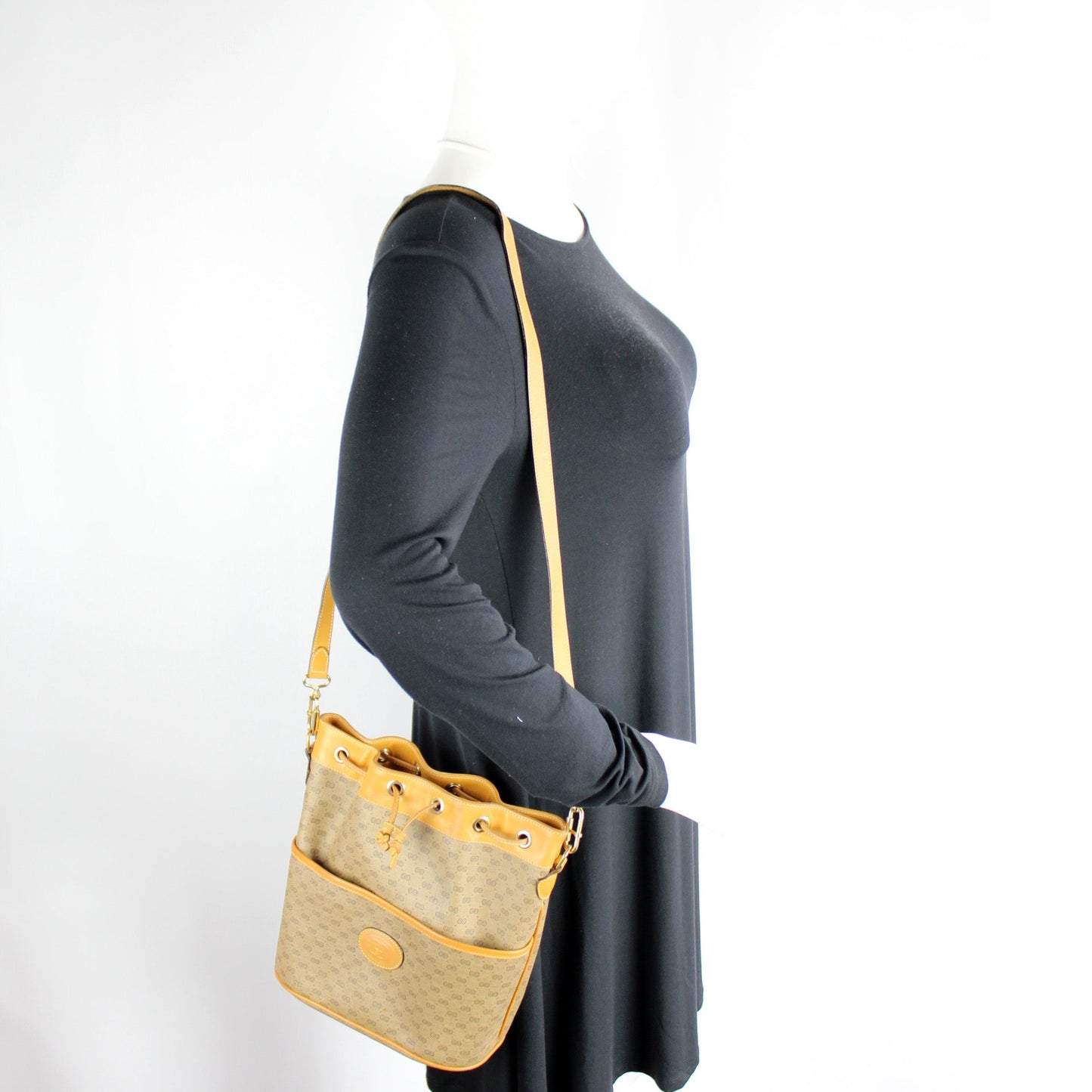 001.907.0791 Vintage Bucket Bag
