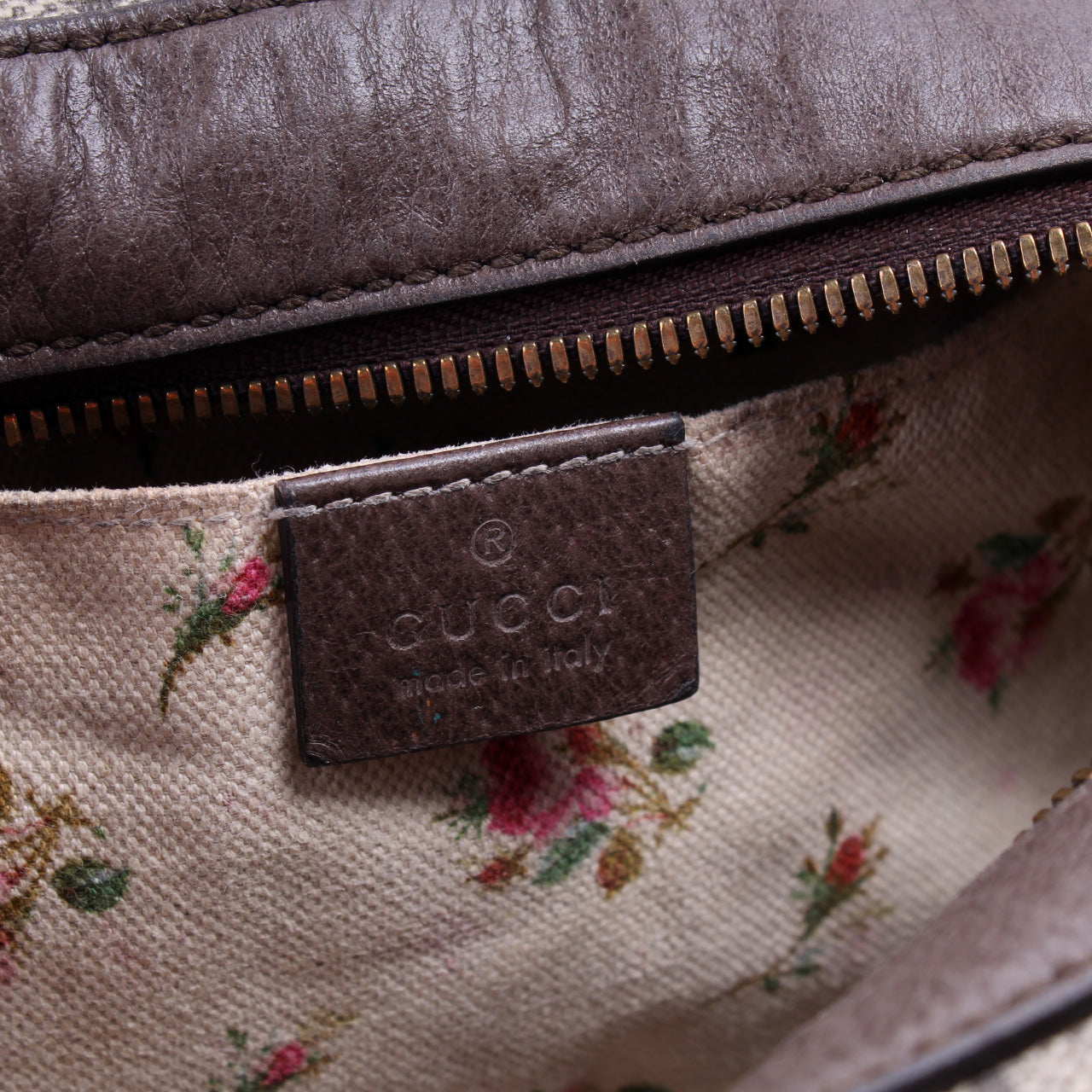 476466 GG Supreme Messenger