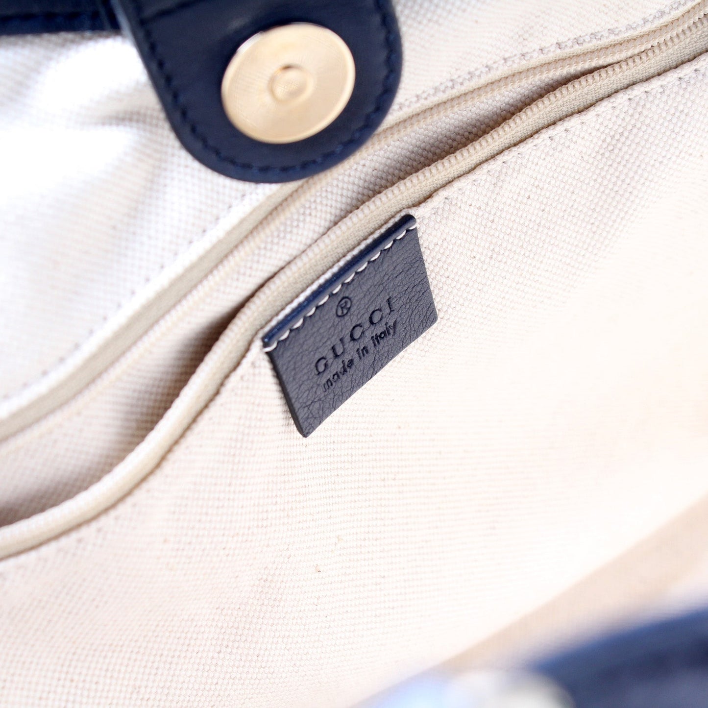 211944 Sukey GG Leather Medium