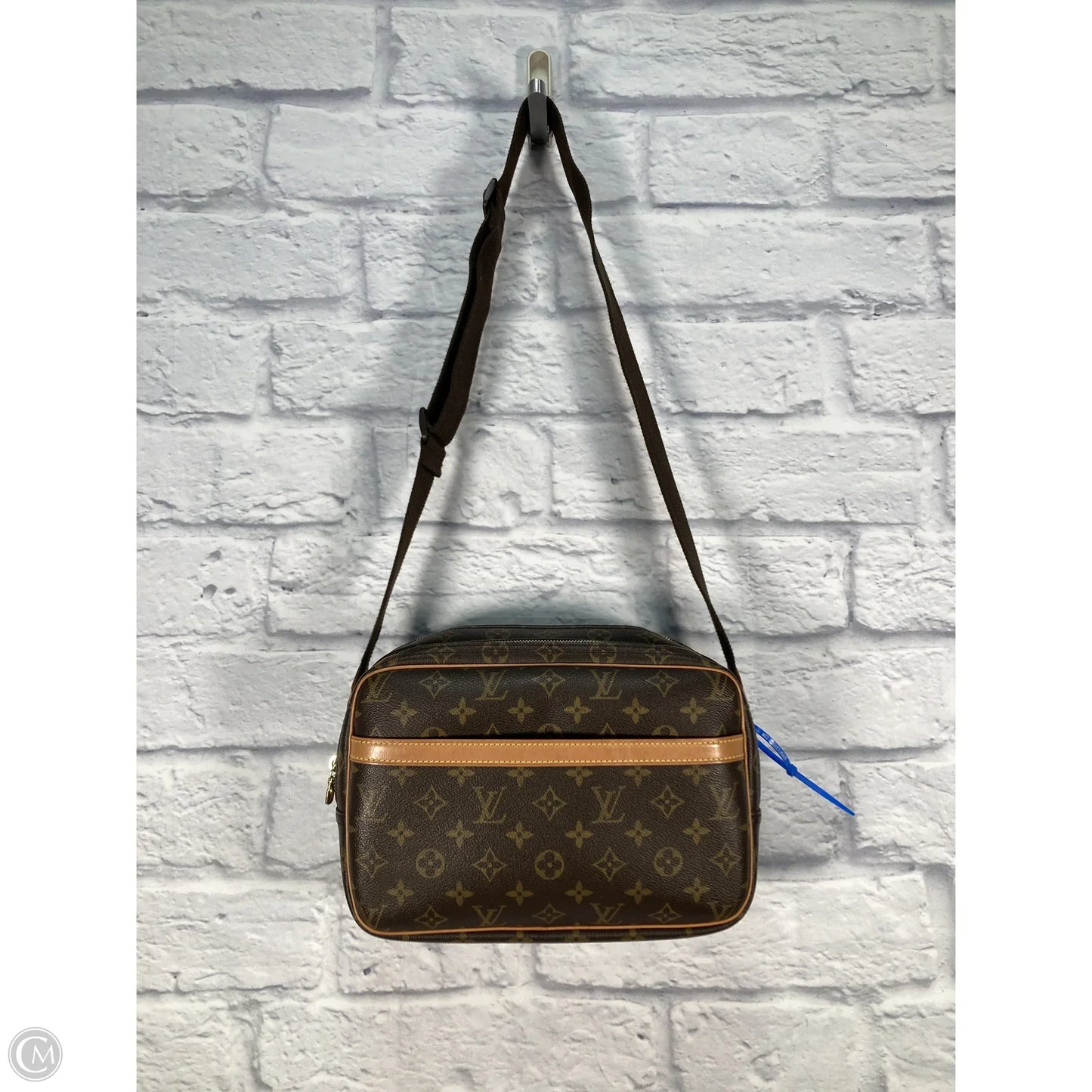 Crossbody Luxury Designer By Louis Vuitton, Size: Medium