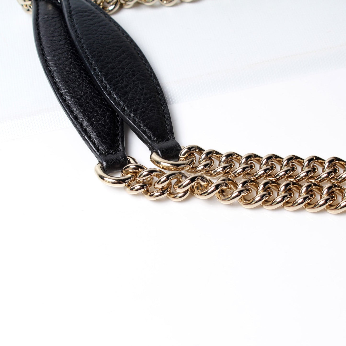 353126 Soho Chain Tote