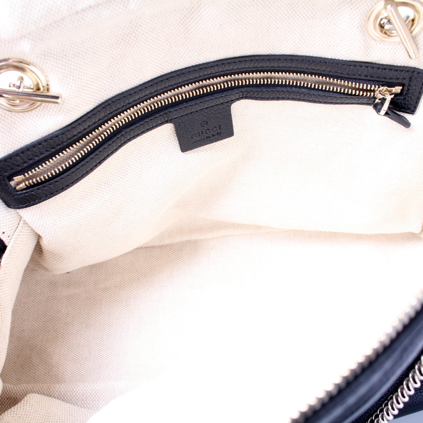 353126 Soho Chain Tote