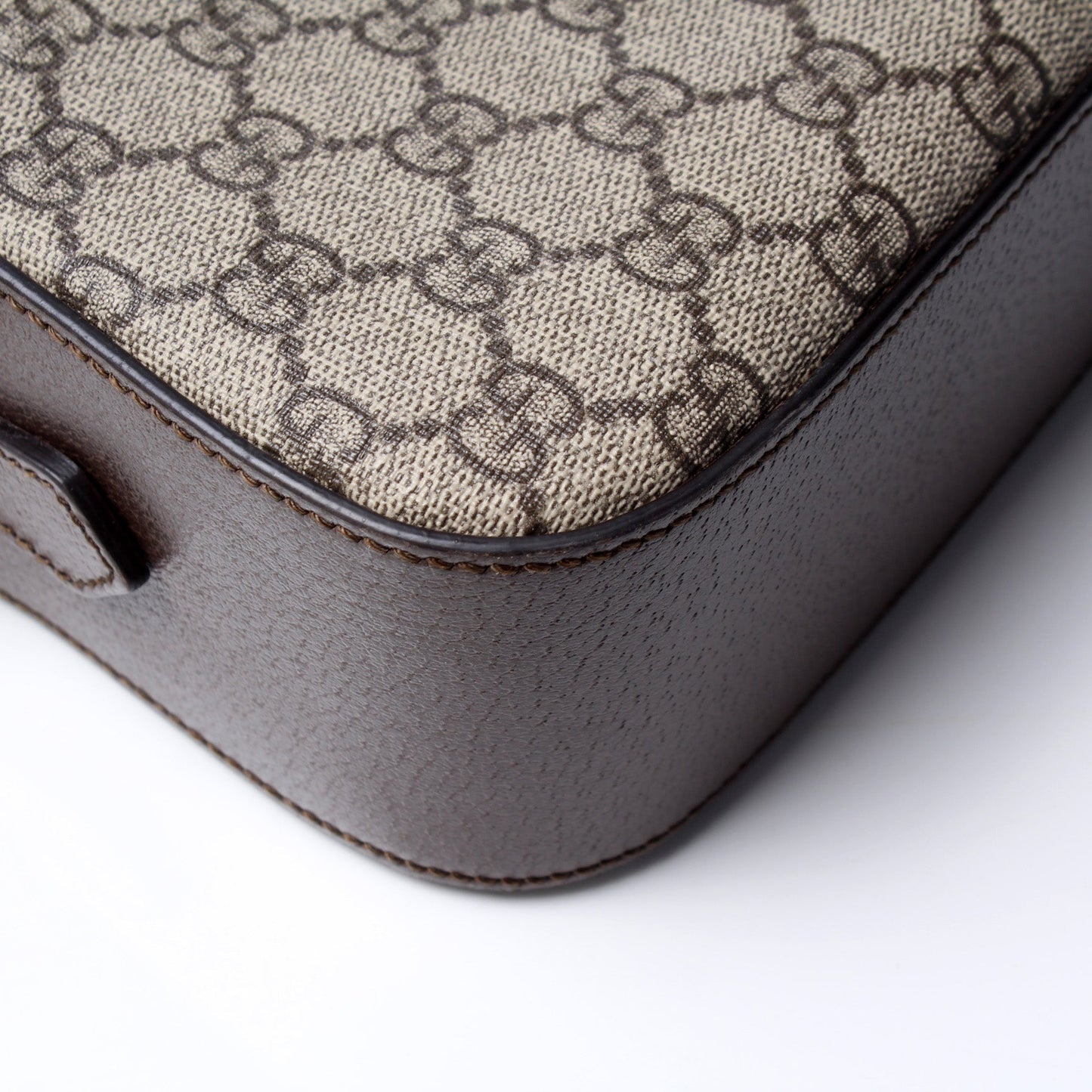 476466 GG Supreme Messenger