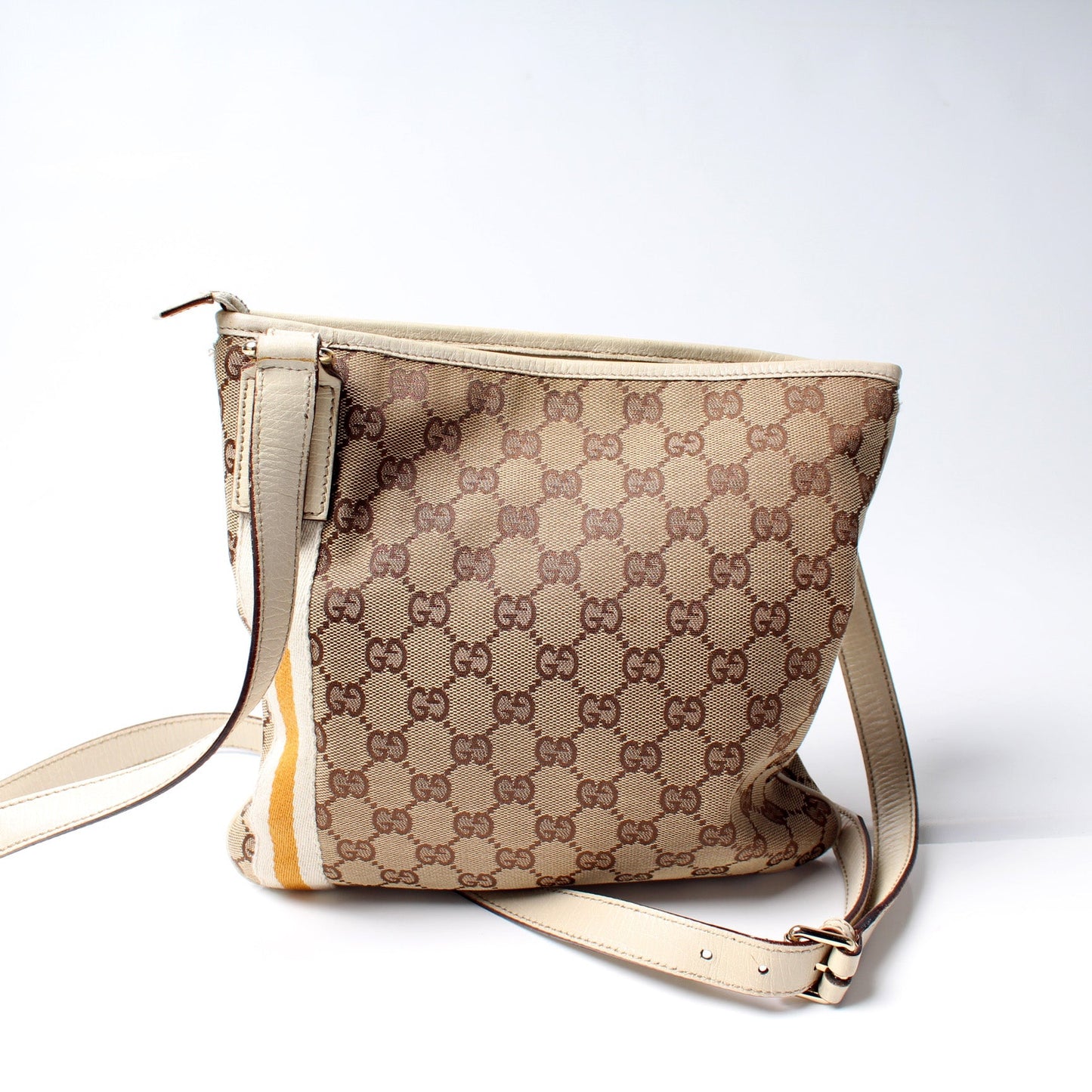 114338 GG Canvas Sherry Messenger
