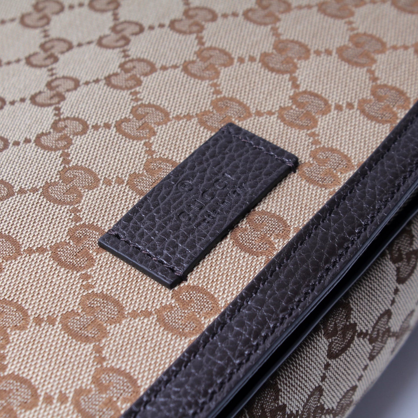 449172 GG Canvas Messenger