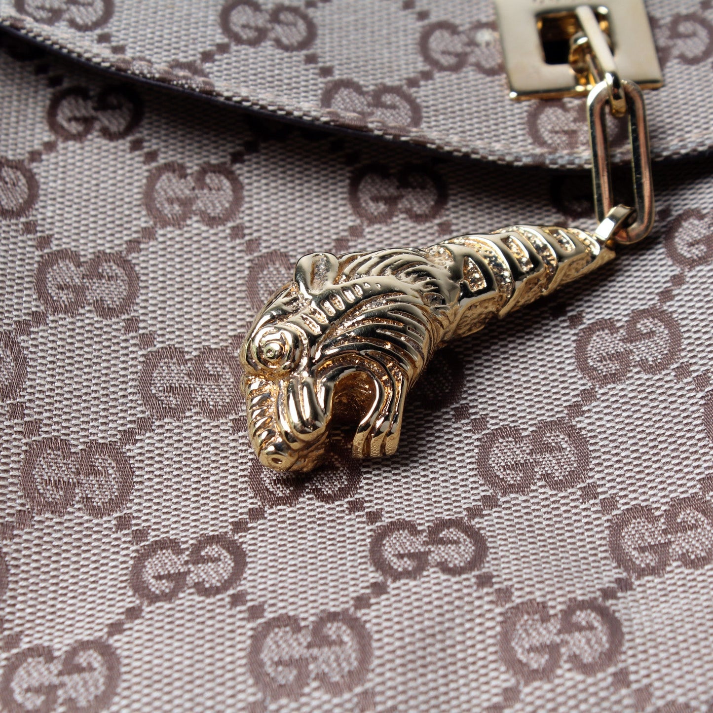 0001.4113 GG Canvas Tiger Drop