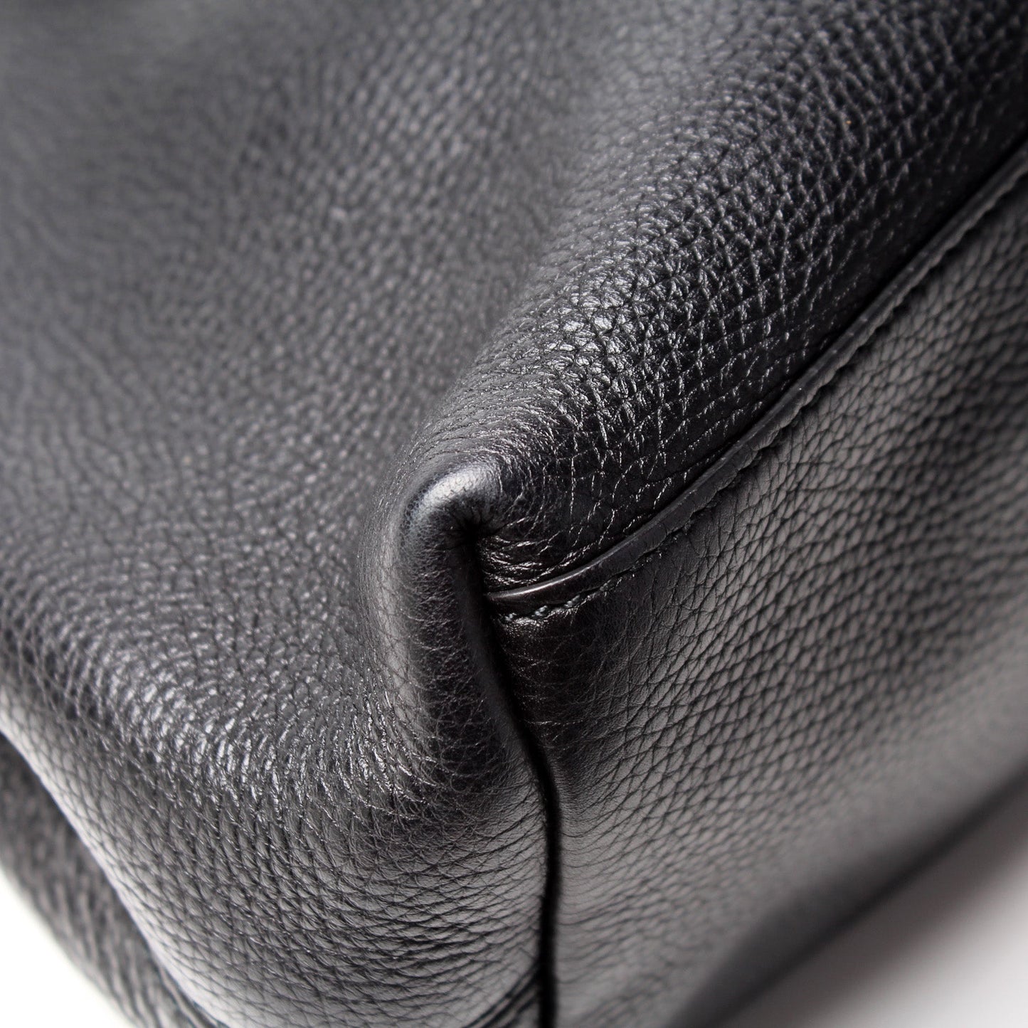 308982 Soho Leather Shoulder Medium