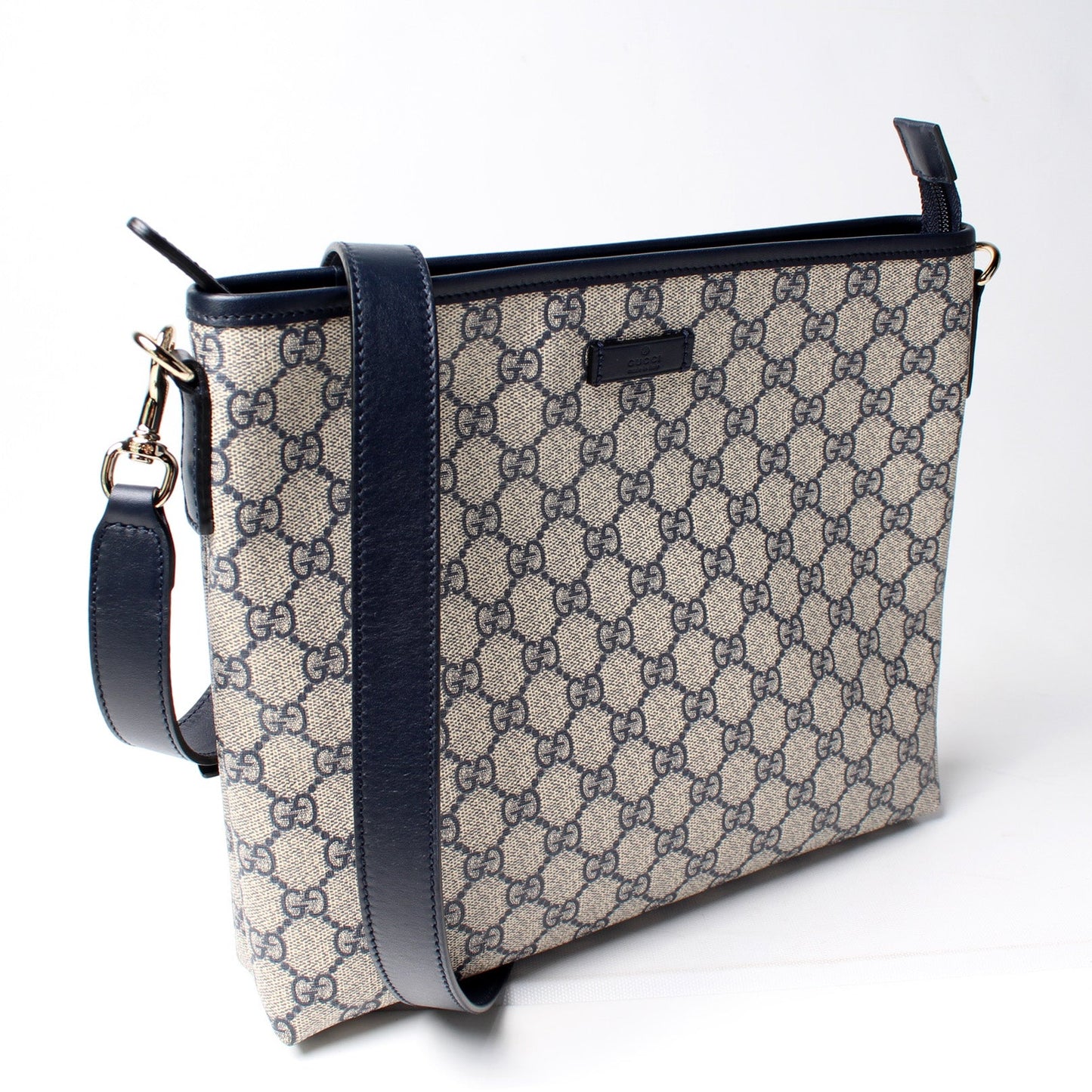 388924 GG Supreme Crossbody