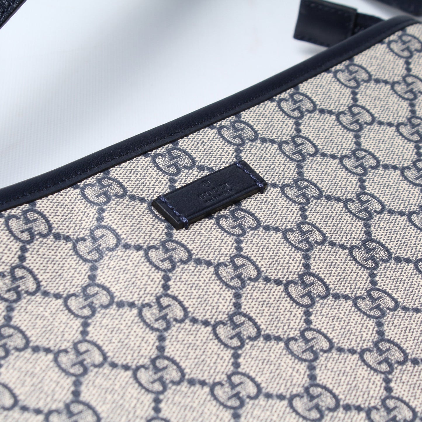 388924 GG Supreme Crossbody