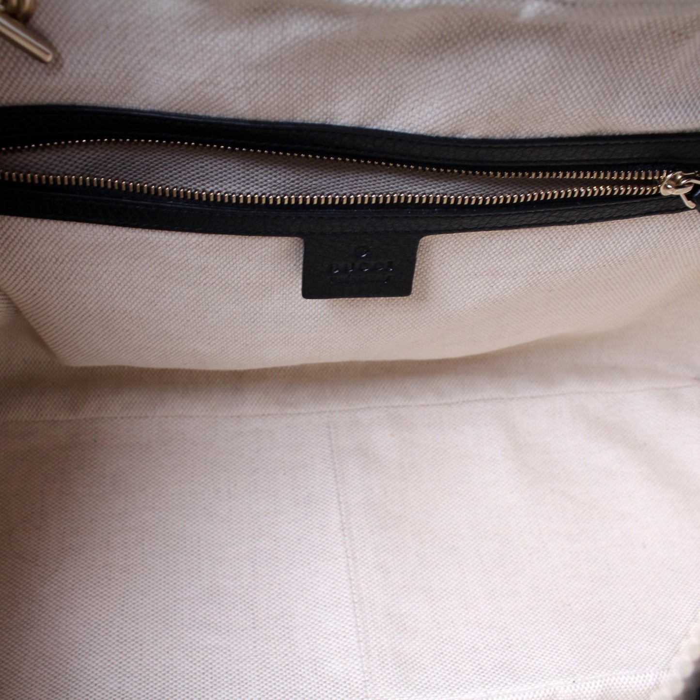 353126 Soho Chain Tote