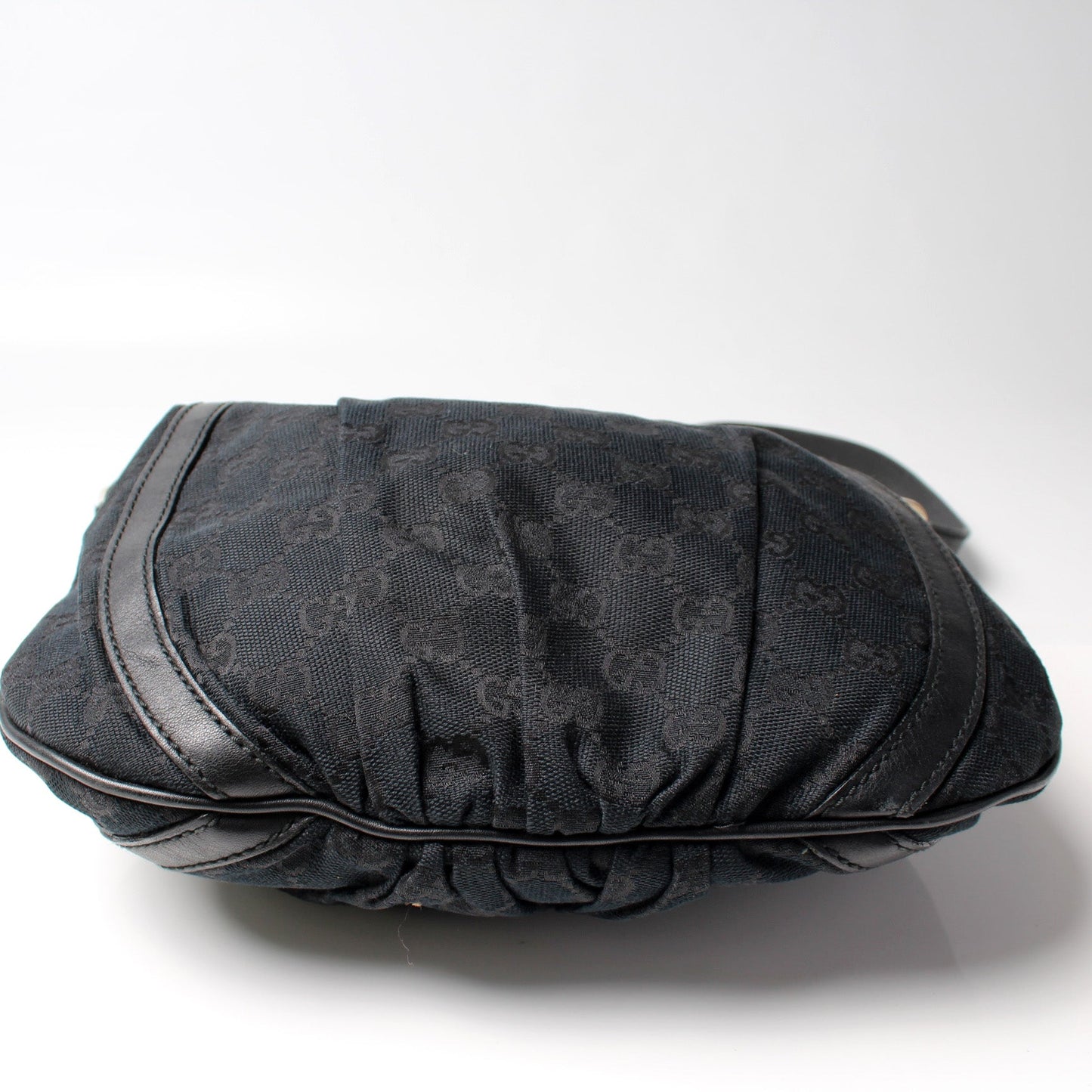203257 D Ring Crossbody
