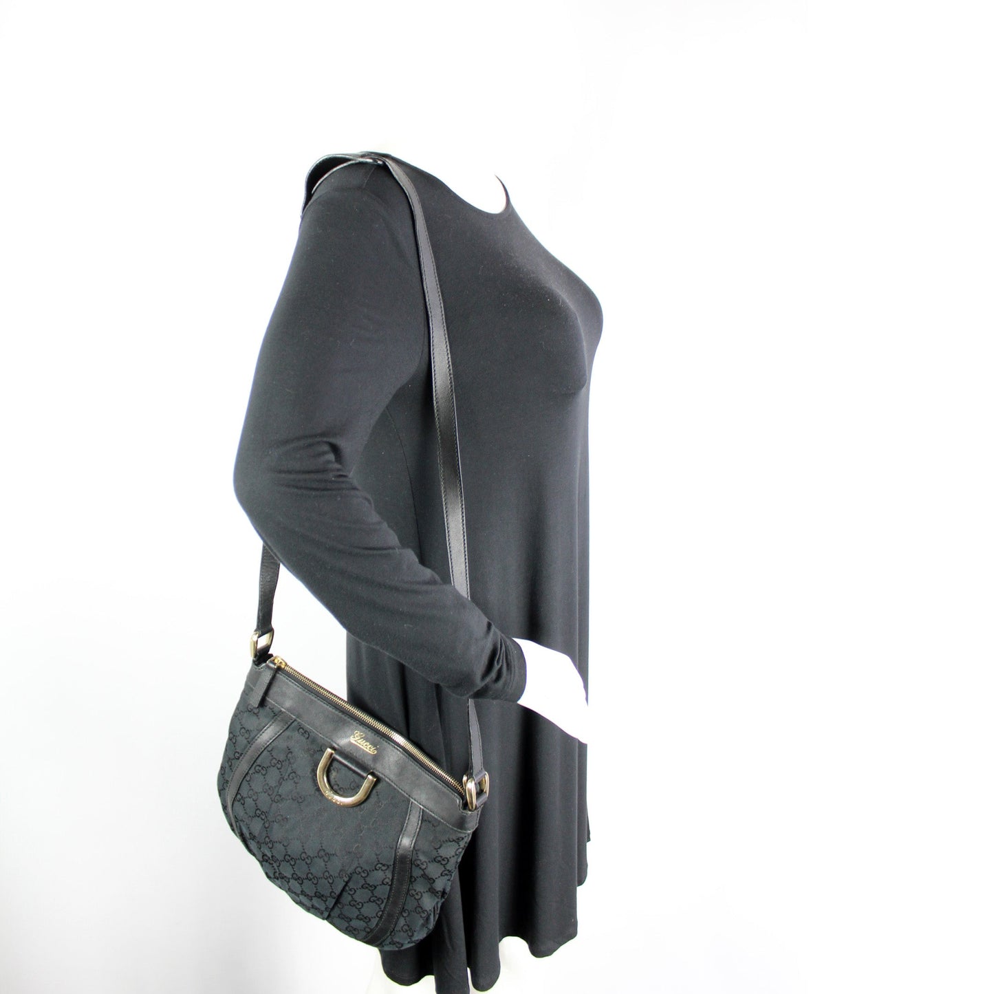 203257 D Ring Crossbody