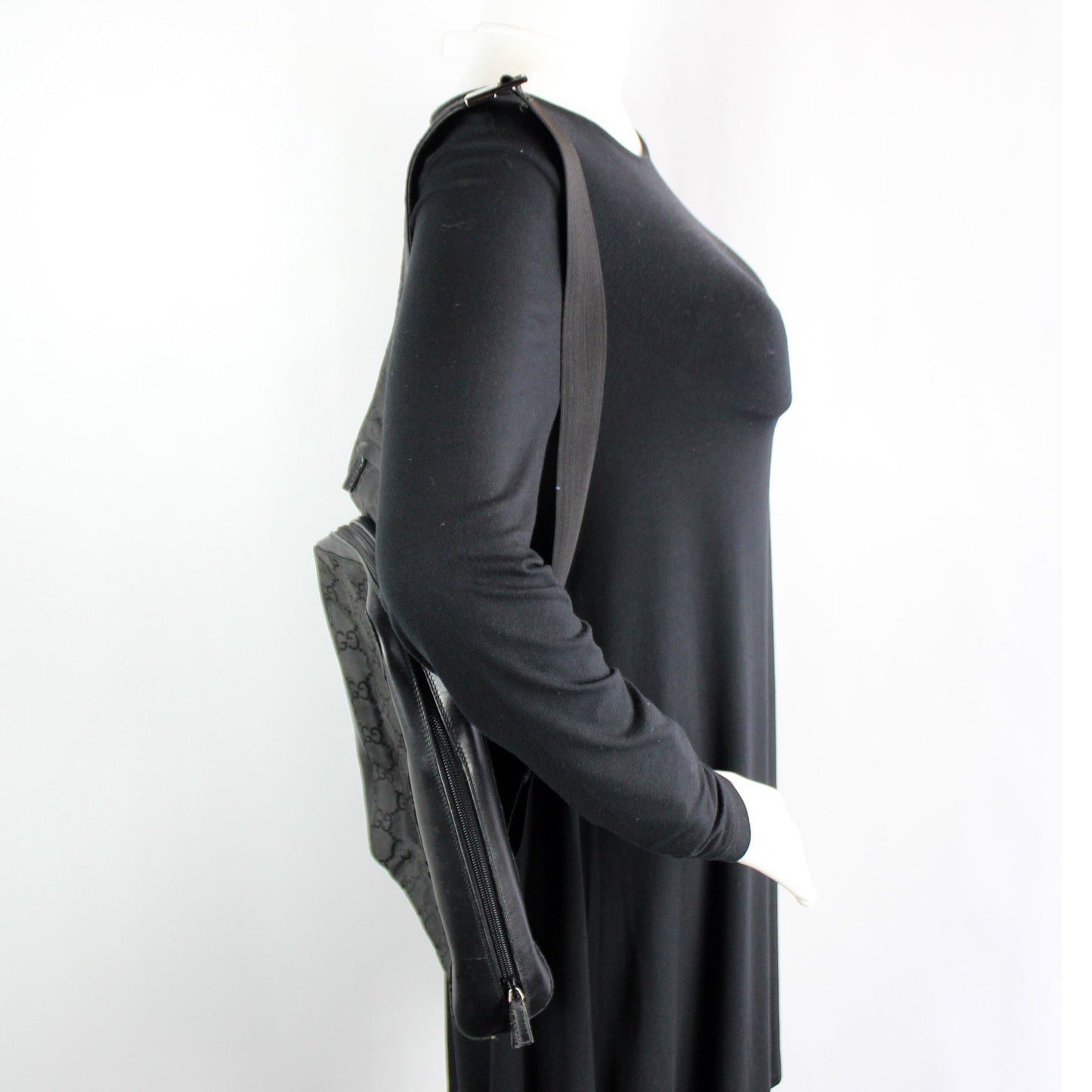 003.0232 GG Nylon Sling Bag Vintage